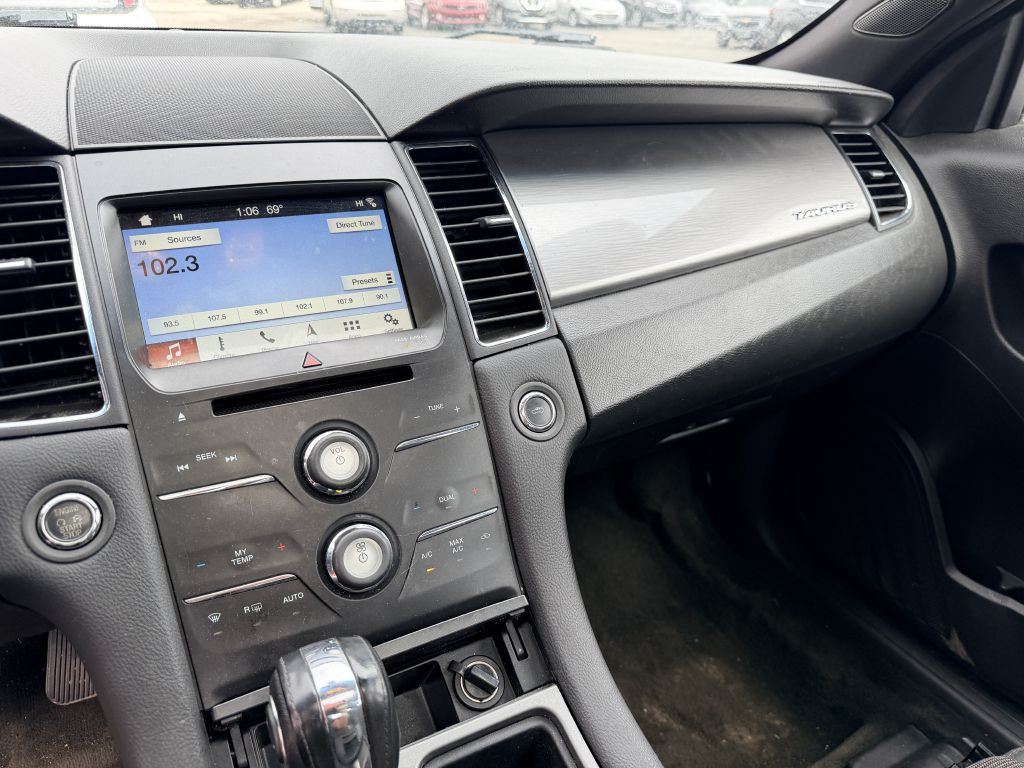 2018 Ford Taurus Image 11