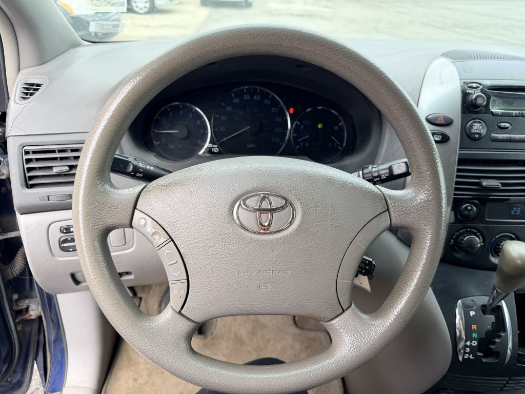 2006 Toyota Sienna Image 11