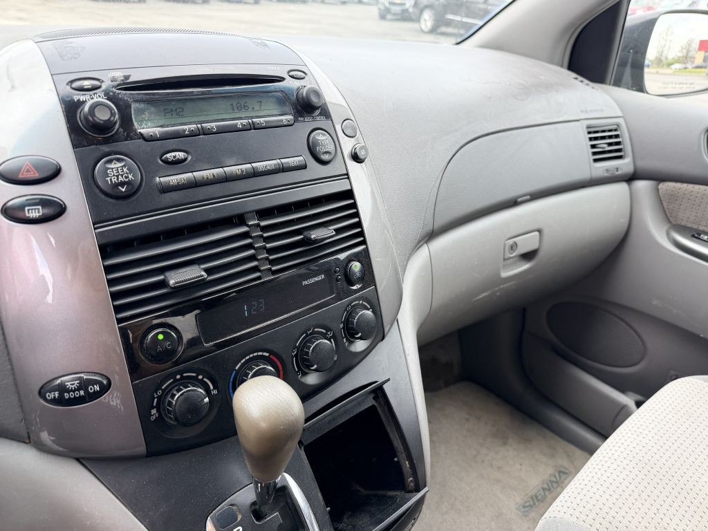 2006 Toyota Sienna Image 12