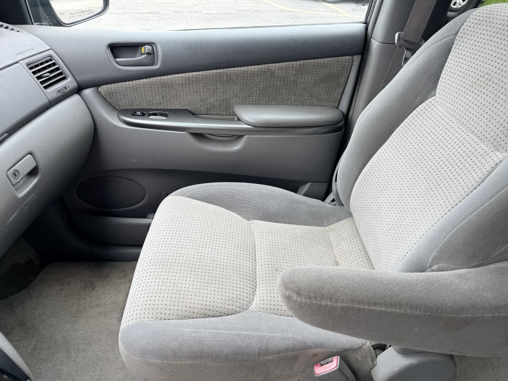 2006 Toyota Sienna Image 13