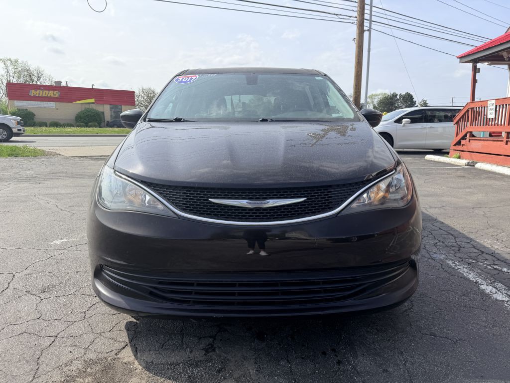 2017 Chrysler Pacifica Image 2
