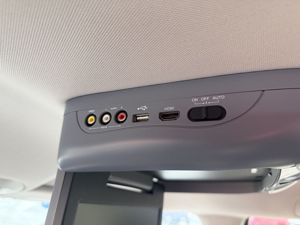 2017 Chrysler Pacifica Image 9