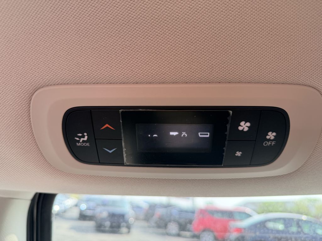 2017 Chrysler Pacifica Image 10