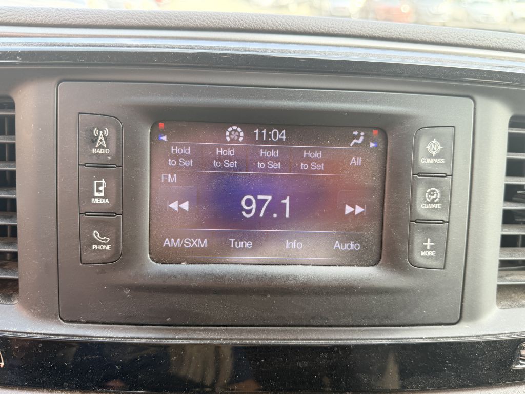 2017 Chrysler Pacifica Image 21