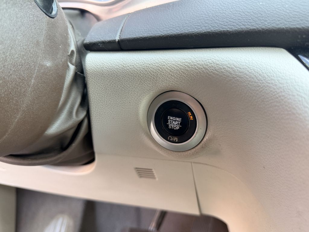 2017 Chrysler Pacifica Image 25