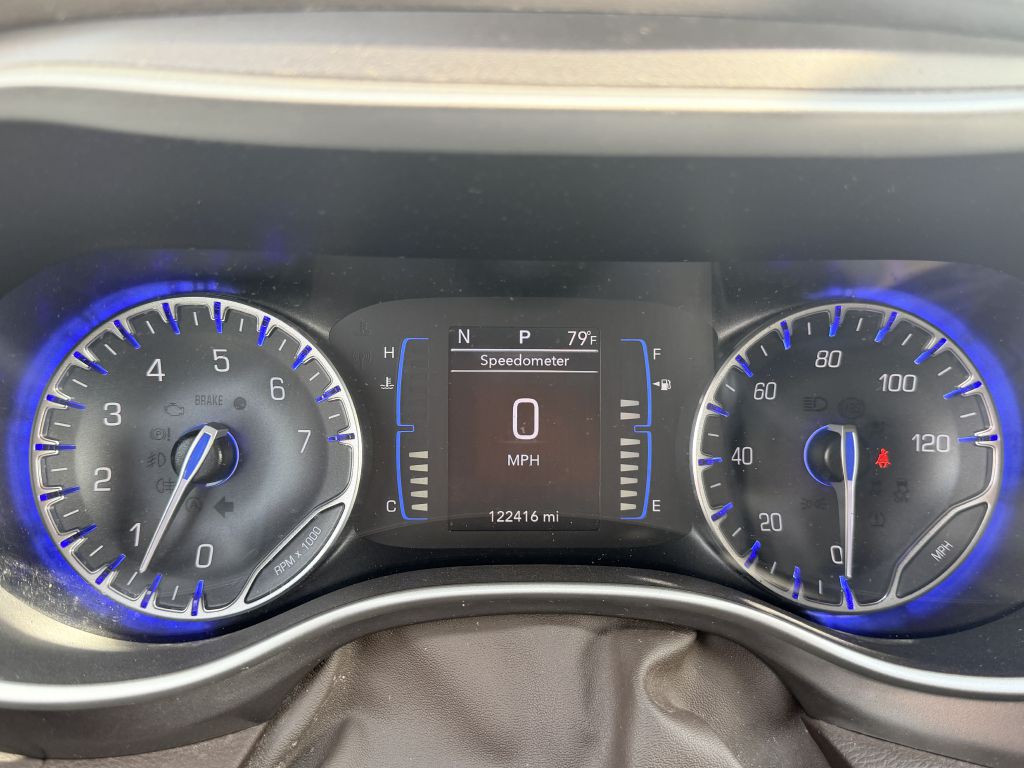 2017 Chrysler Pacifica Image 28