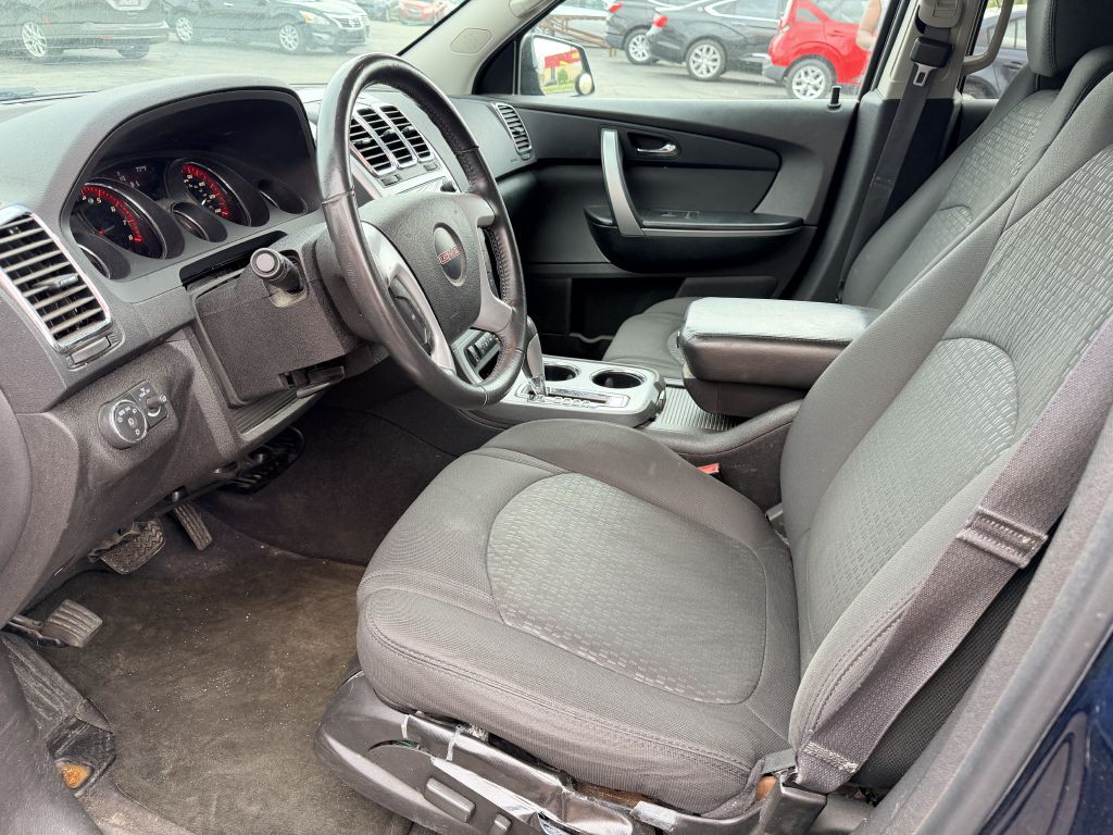 2011 GMC Acadia Image 11