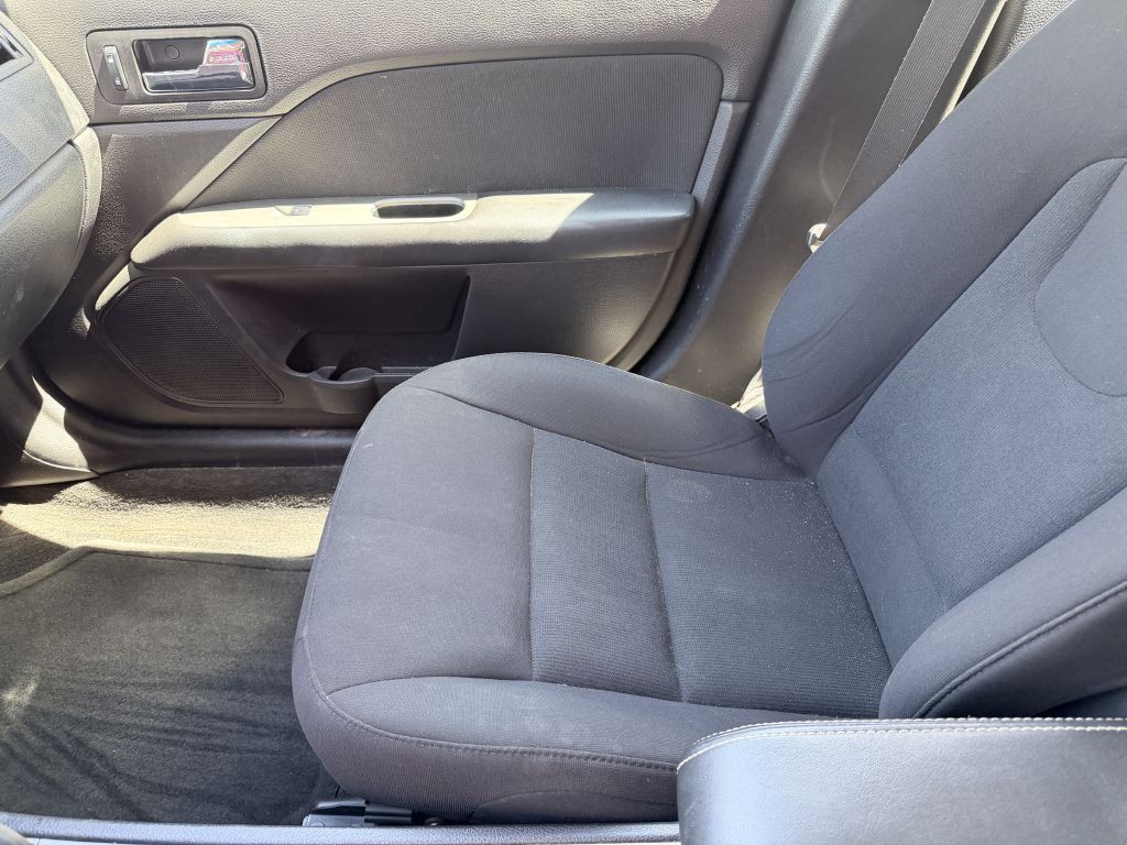 2010 Ford Fusion Image 12