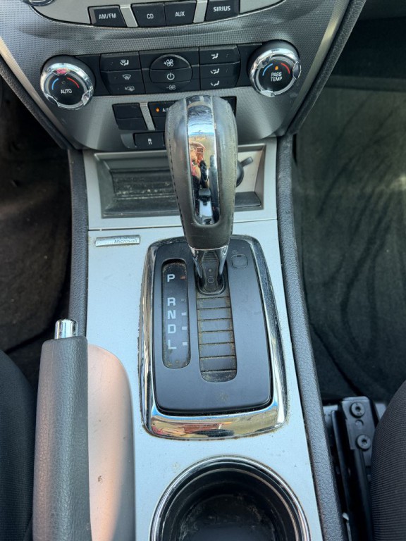 2010 Ford Fusion Image 19