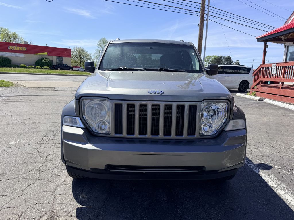 2012 Jeep Liberty Image 2
