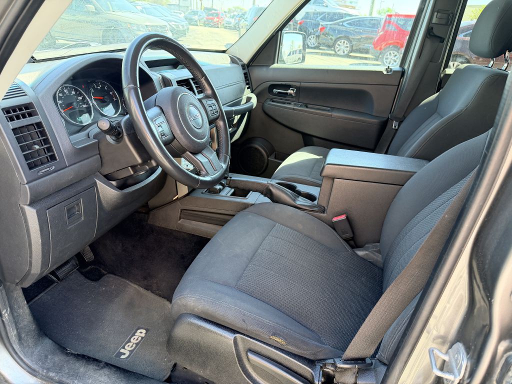 2012 Jeep Liberty Image 9
