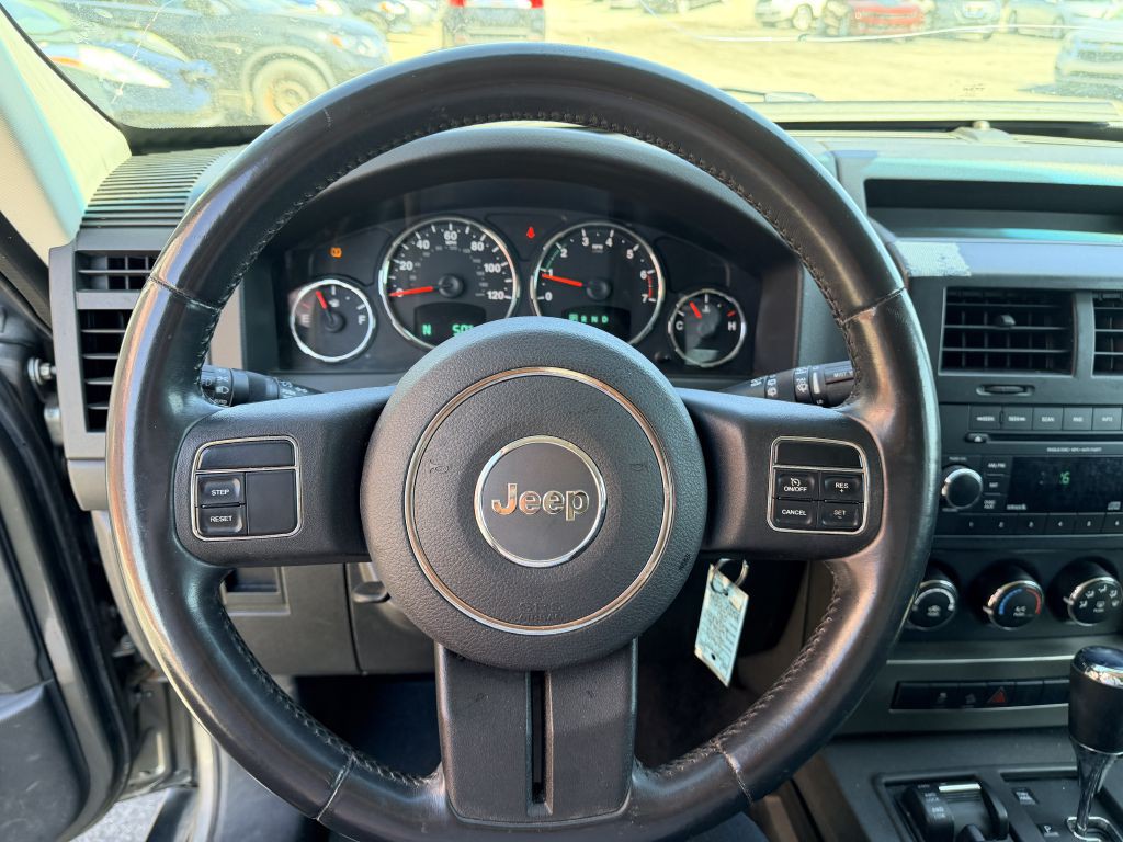 2012 Jeep Liberty Image 10