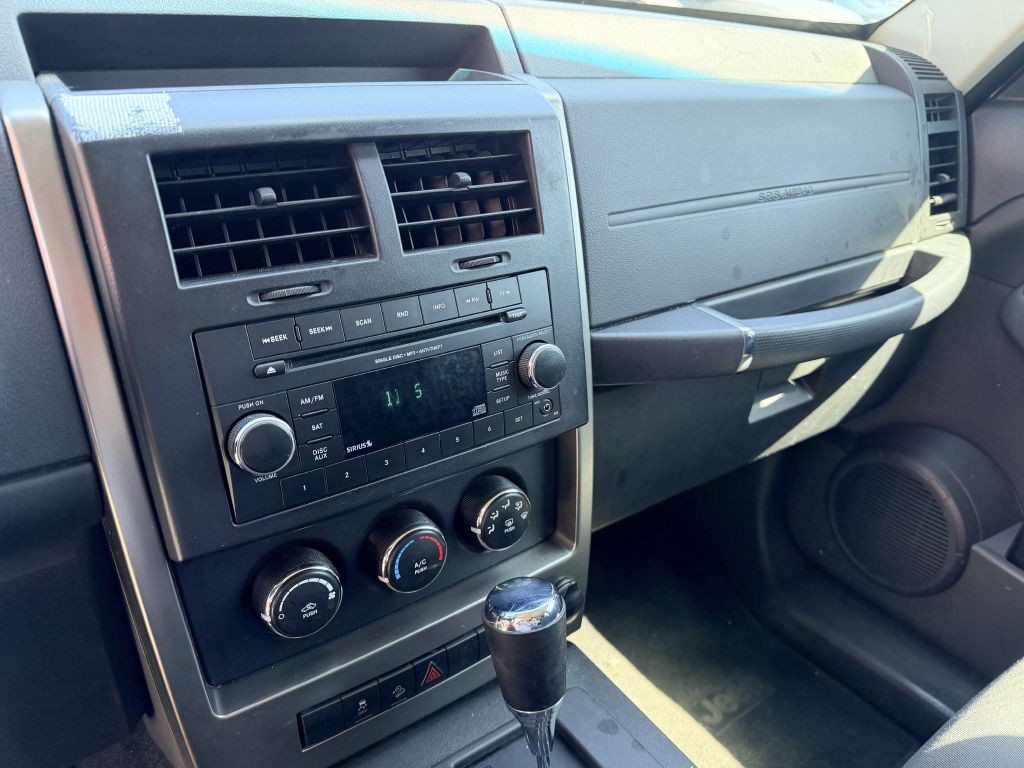 2012 Jeep Liberty Image 11