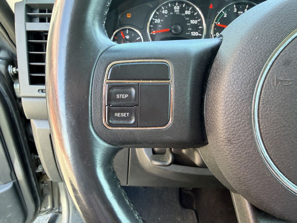 2012 Jeep Liberty Image 14