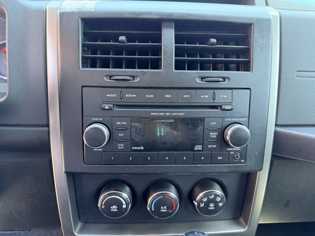 2012 Jeep Liberty Image 16