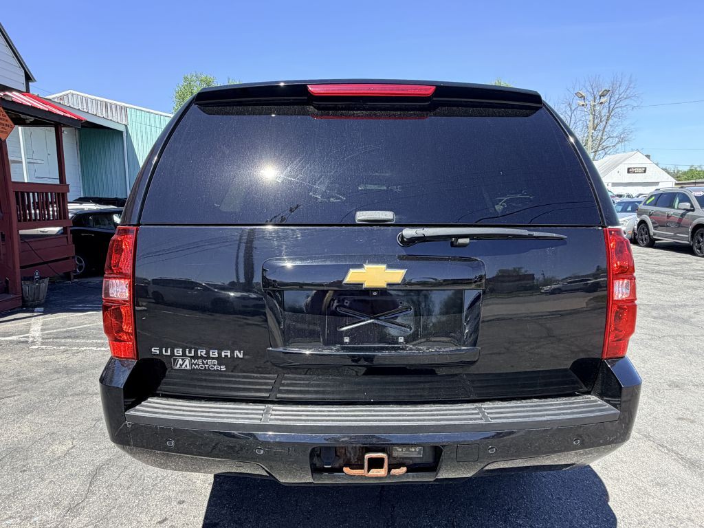2013 Chevrolet Suburban Image 4