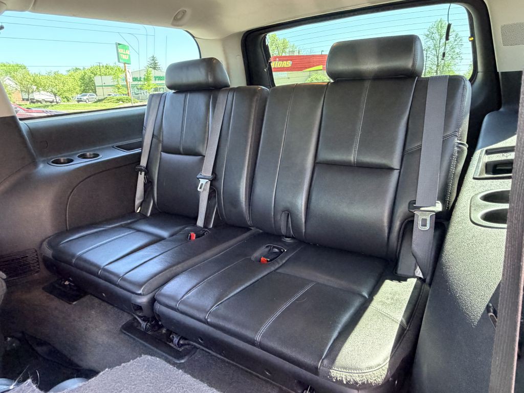 2013 Chevrolet Suburban Image 6