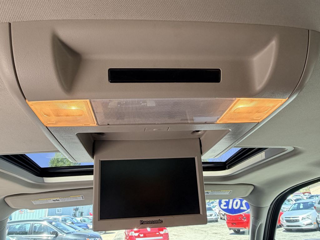 2013 Chevrolet Suburban Image 8