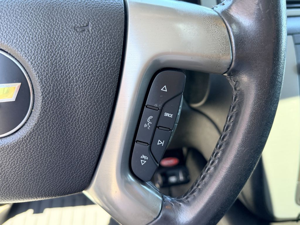 2013 Chevrolet Suburban Image 17