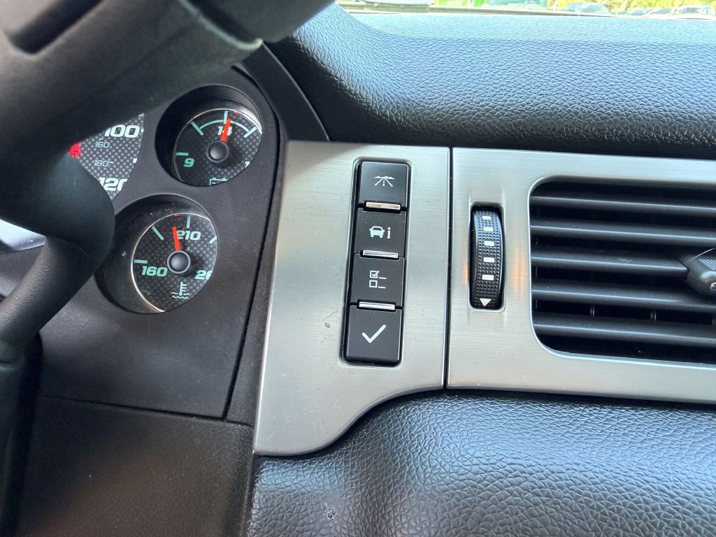 2013 Chevrolet Suburban Image 19