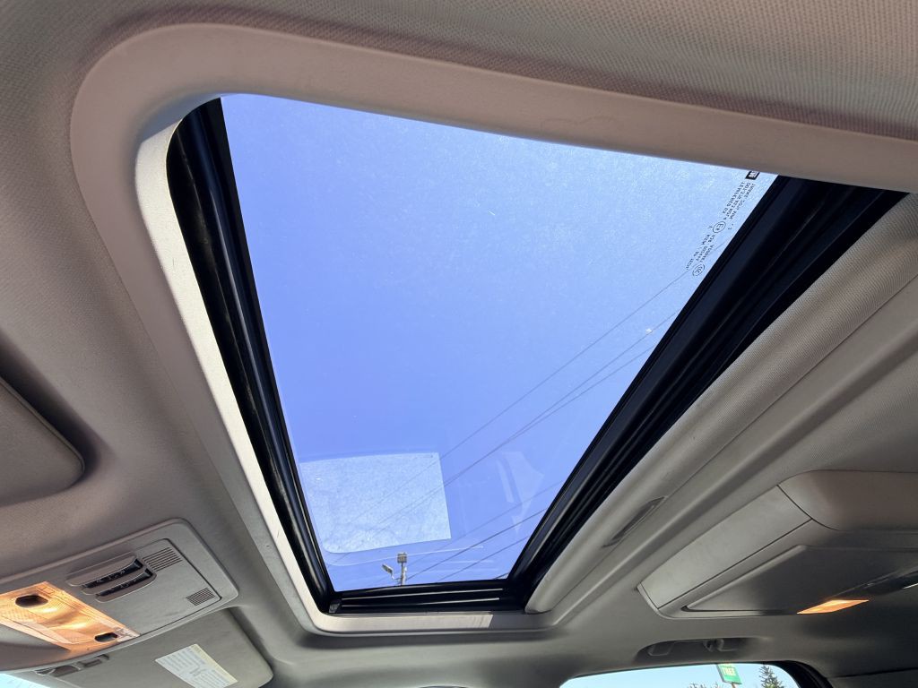 2013 Chevrolet Suburban Image 25