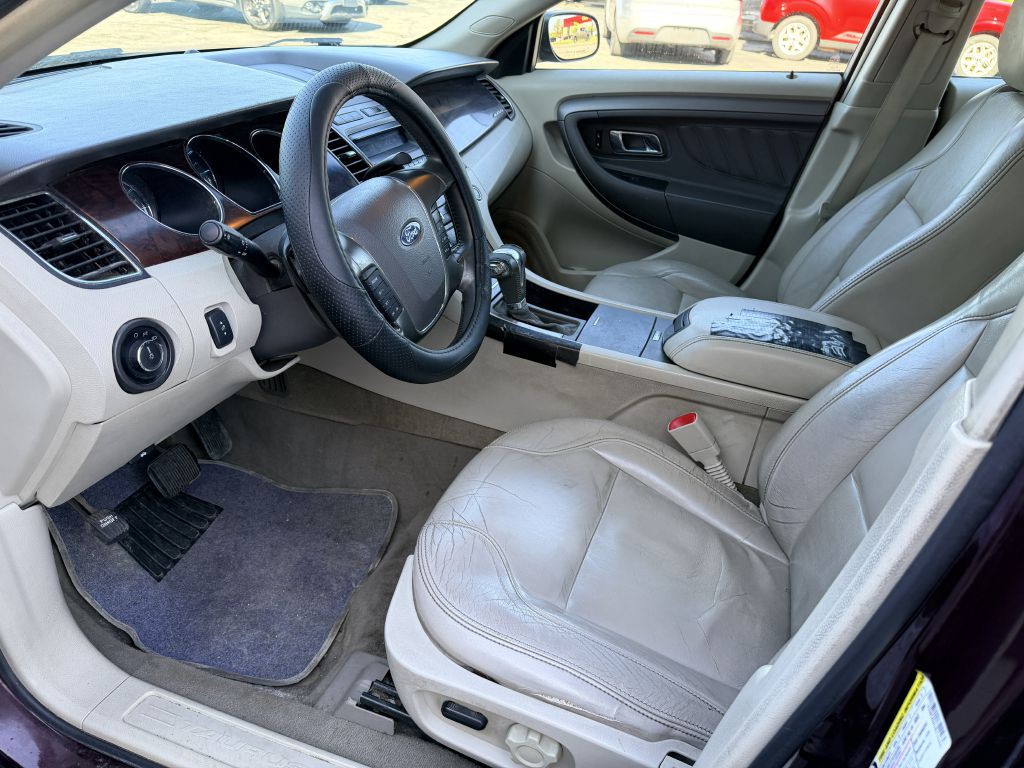 2011 Ford Taurus Image 9