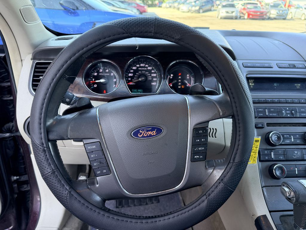 2011 Ford Taurus Image 10