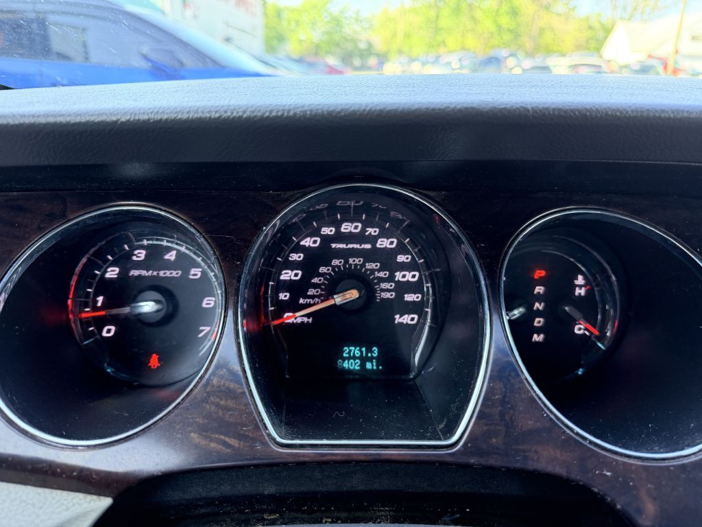 2011 Ford Taurus Image 16