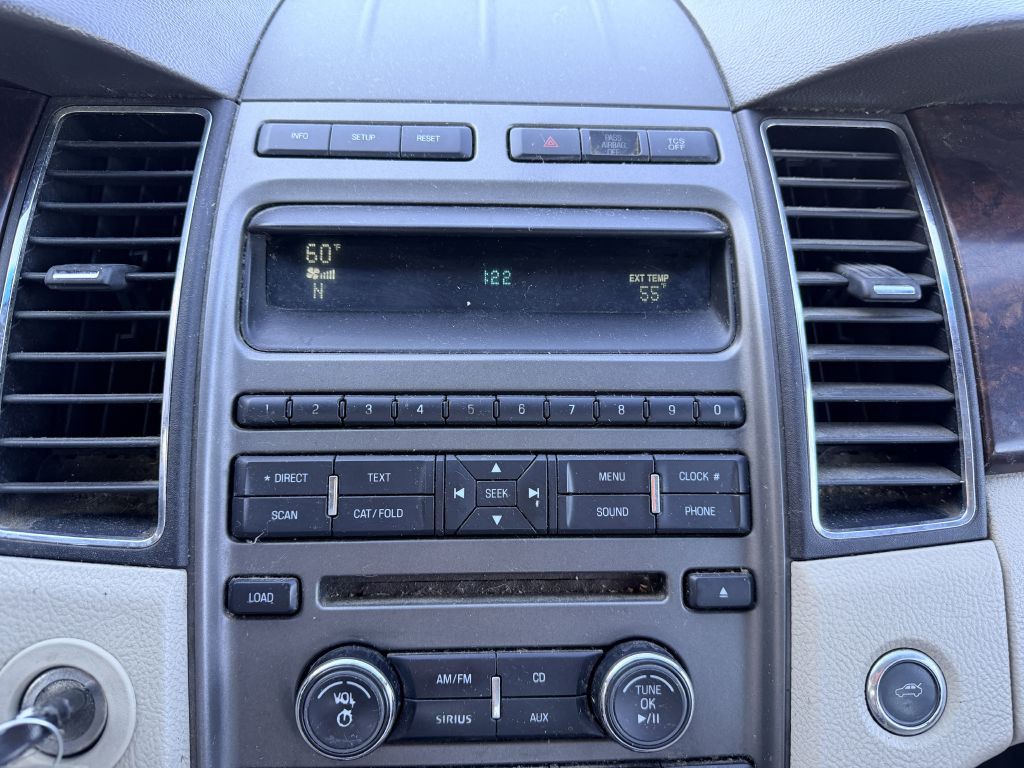 2011 Ford Taurus Image 17