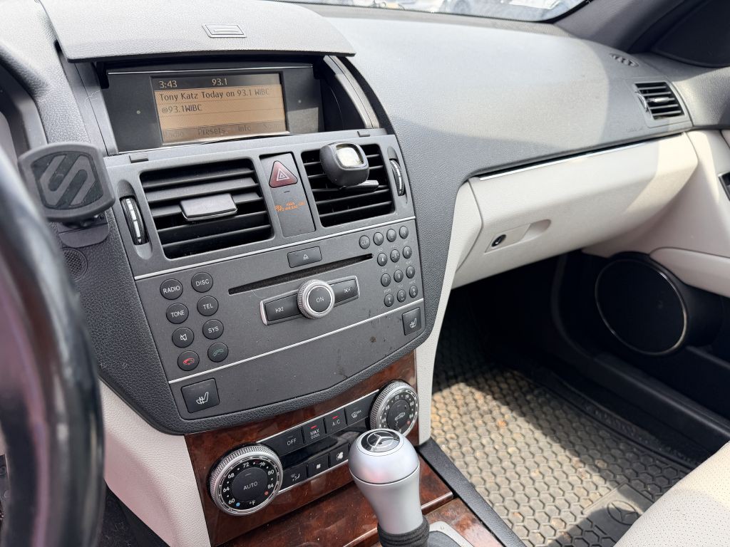2011 Mercedes-Benz C-Class Image 13