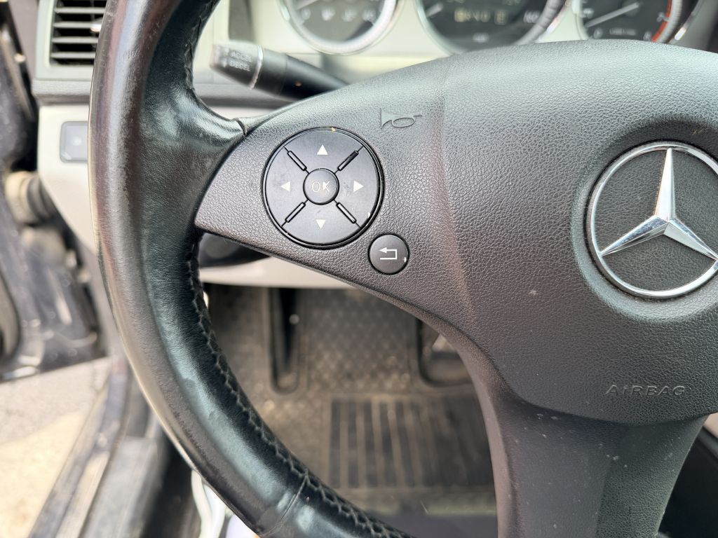 2011 Mercedes-Benz C-Class Image 16