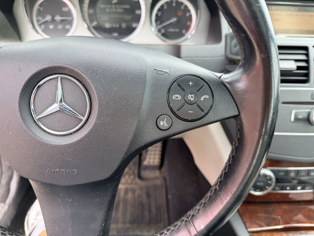 2011 Mercedes-Benz C-Class Image 17