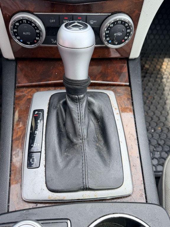 2011 Mercedes-Benz C-Class Image 21