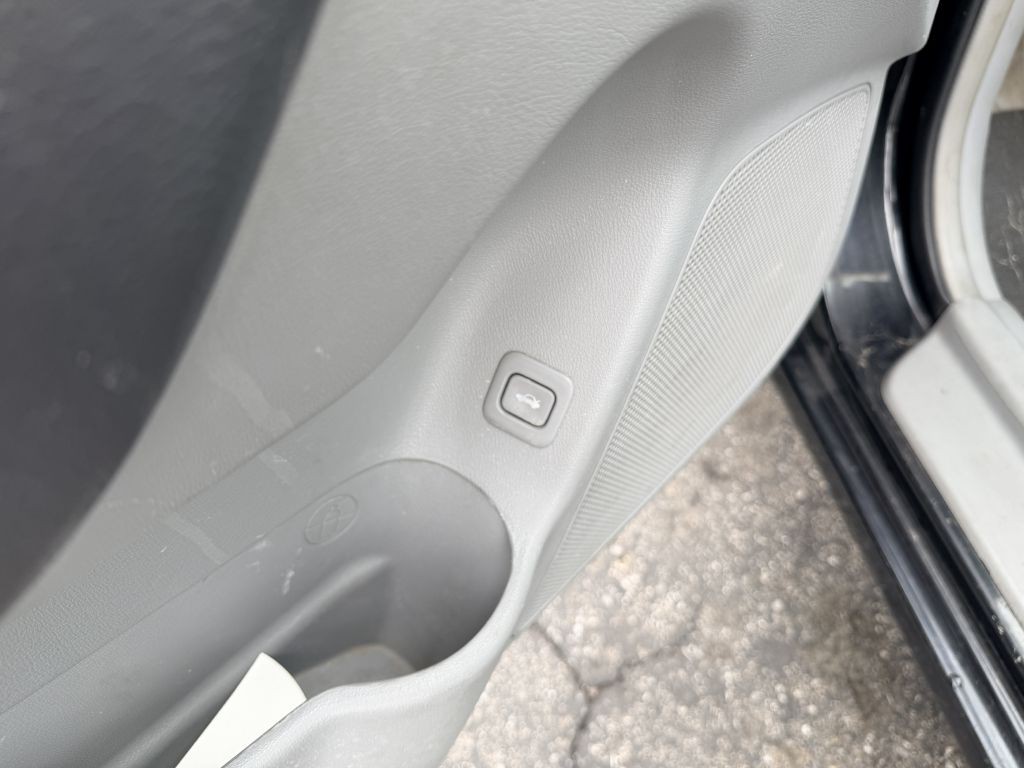 2007 Hyundai Elantra Image 8