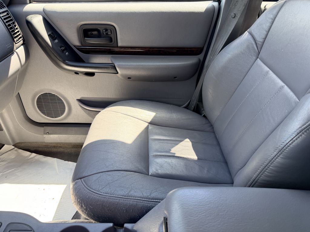 1998 Jeep Cherokee Image 12