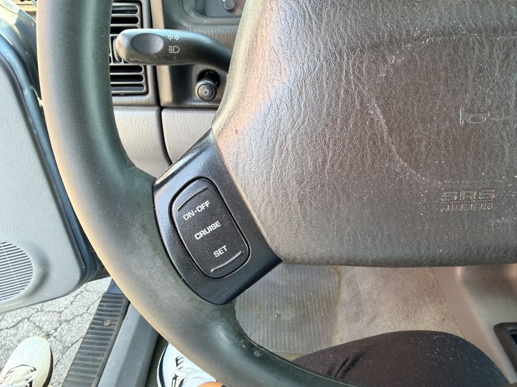 1998 Jeep Cherokee Image 13