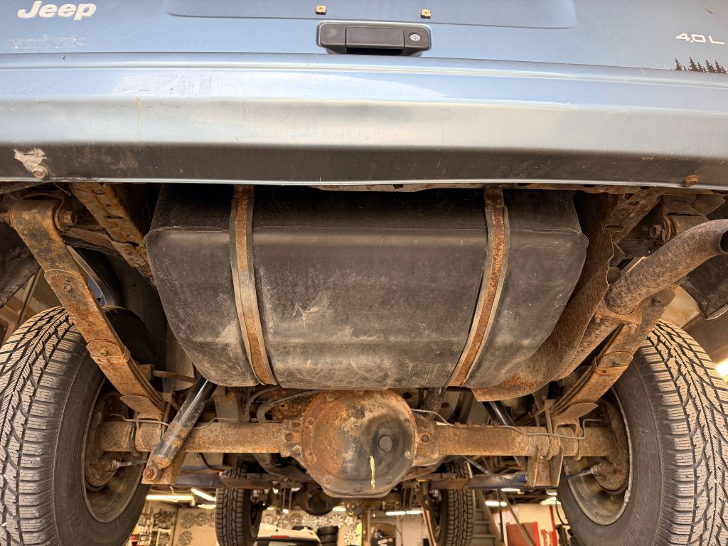 1998 Jeep Cherokee Image 22