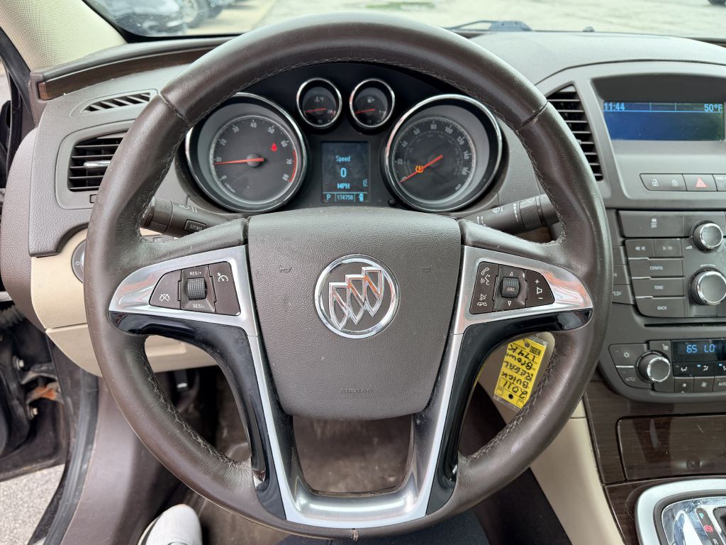 2011 Buick Regal Image 12