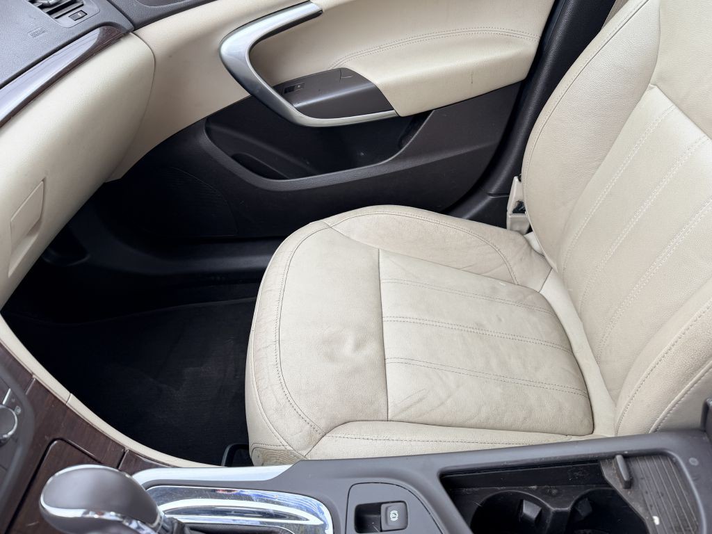 2011 Buick Regal Image 14