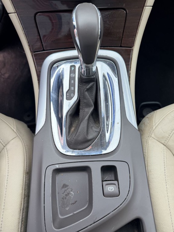 2011 Buick Regal Image 23