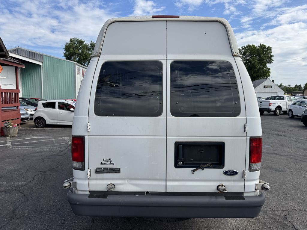 2007 Ford Econoline Image 4