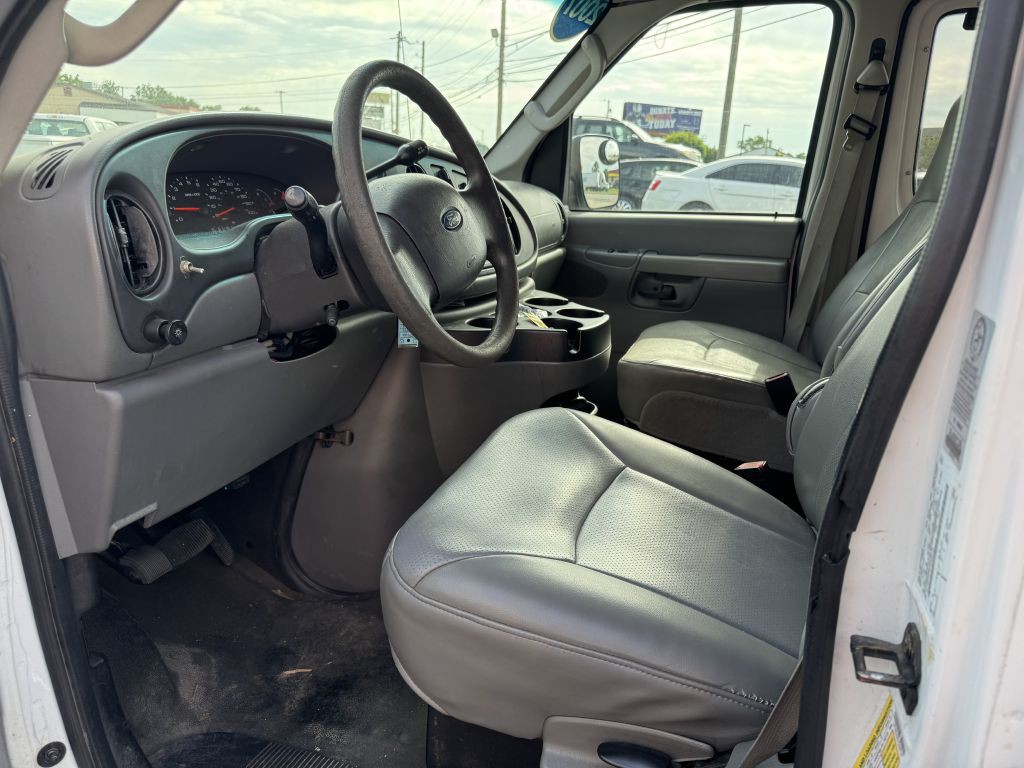 2007 Ford Econoline Image 6