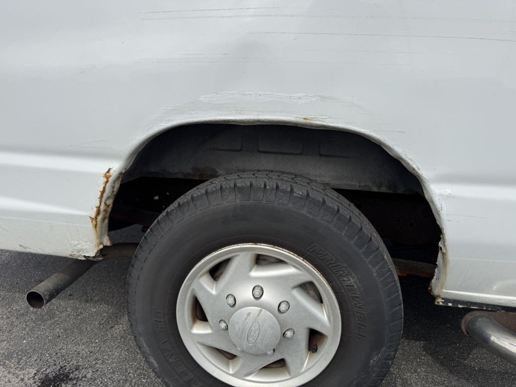 2007 Ford Econoline Image 15