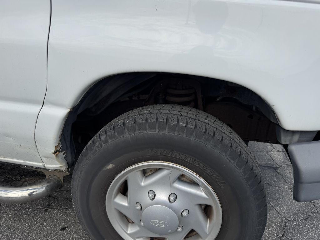 2007 Ford Econoline Image 16