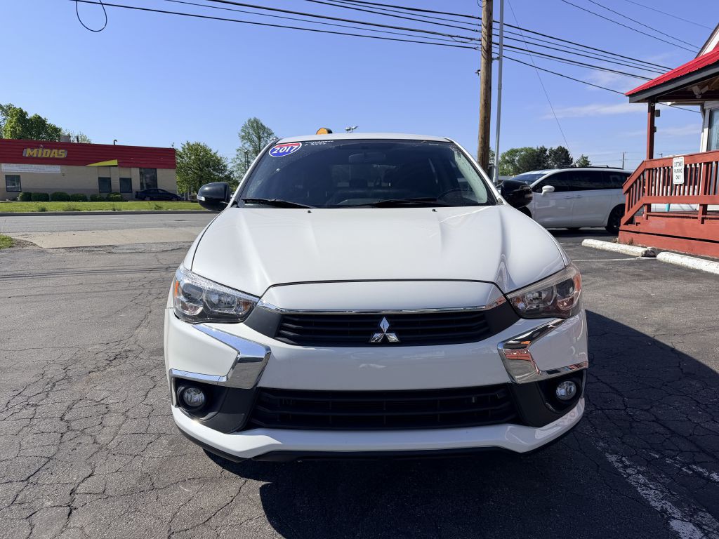 2017 Mitsubishi Outlander Image 2