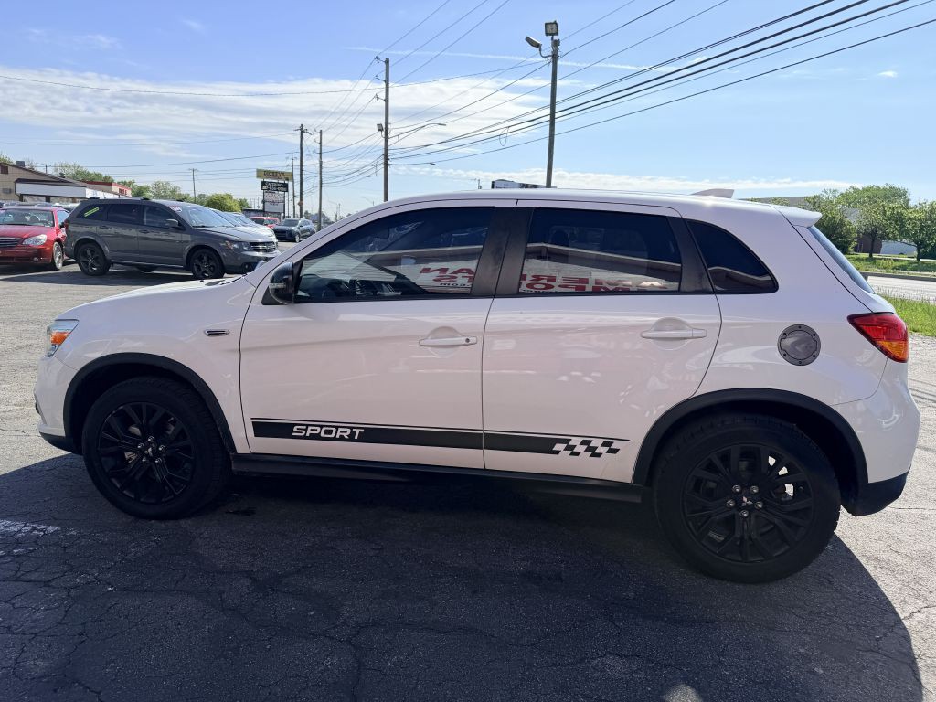 2017 Mitsubishi Outlander Image 3