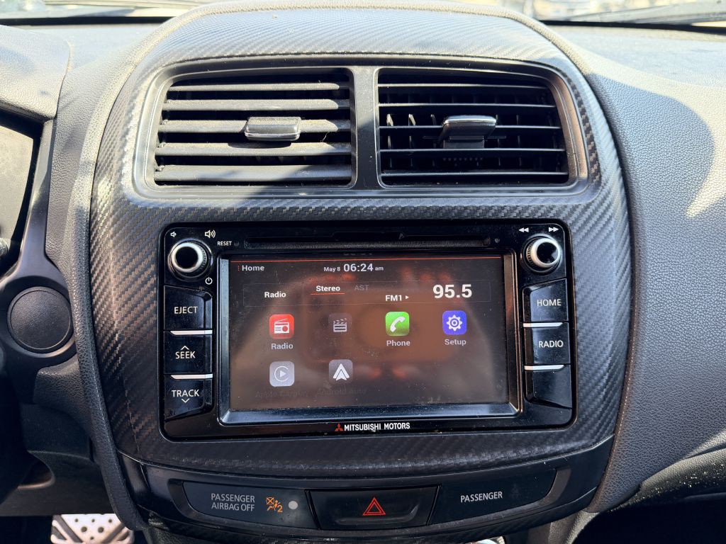 2017 Mitsubishi Outlander Image 17