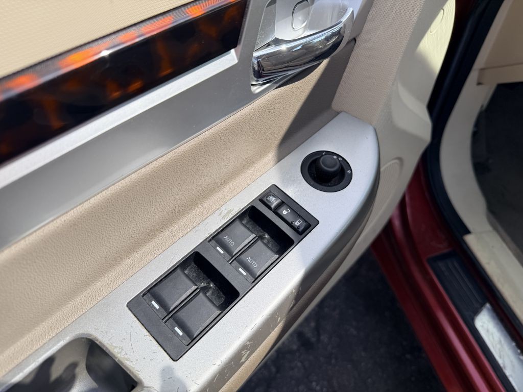 2009 Chrysler Sebring Image 6