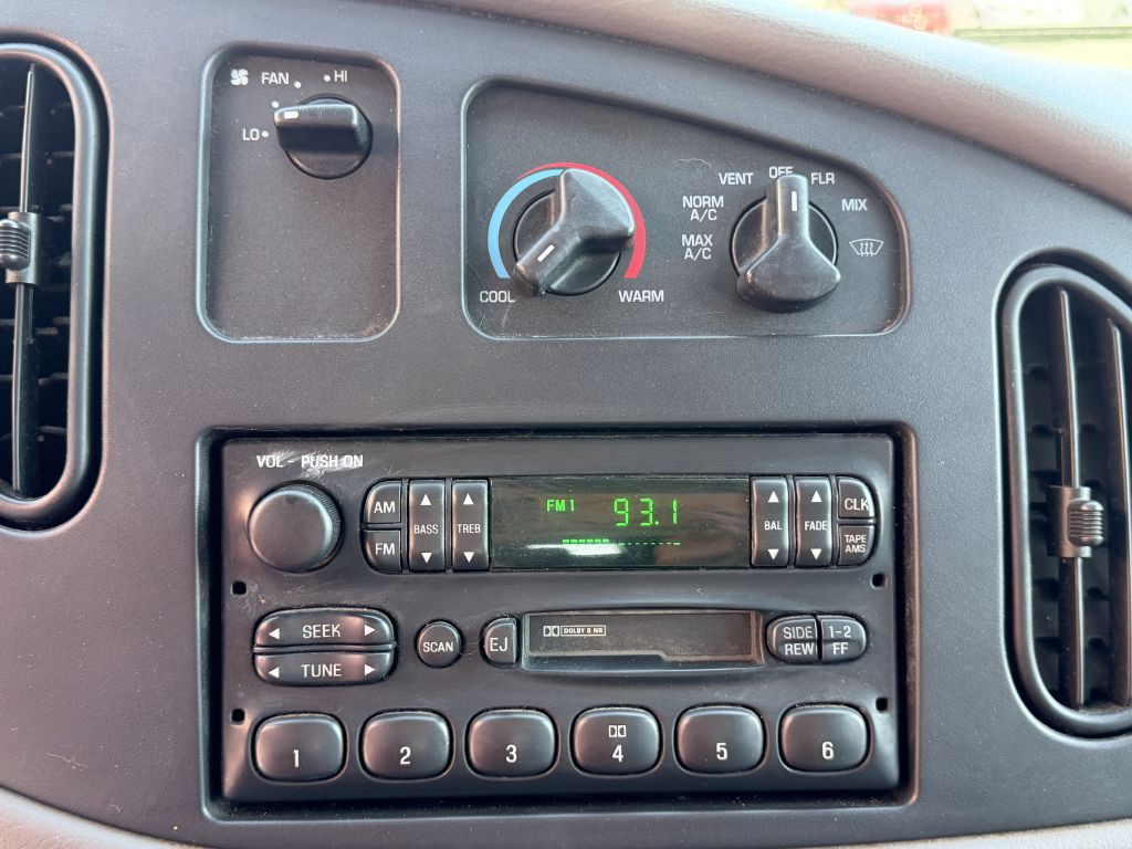 1999 Ford Econoline Image 13