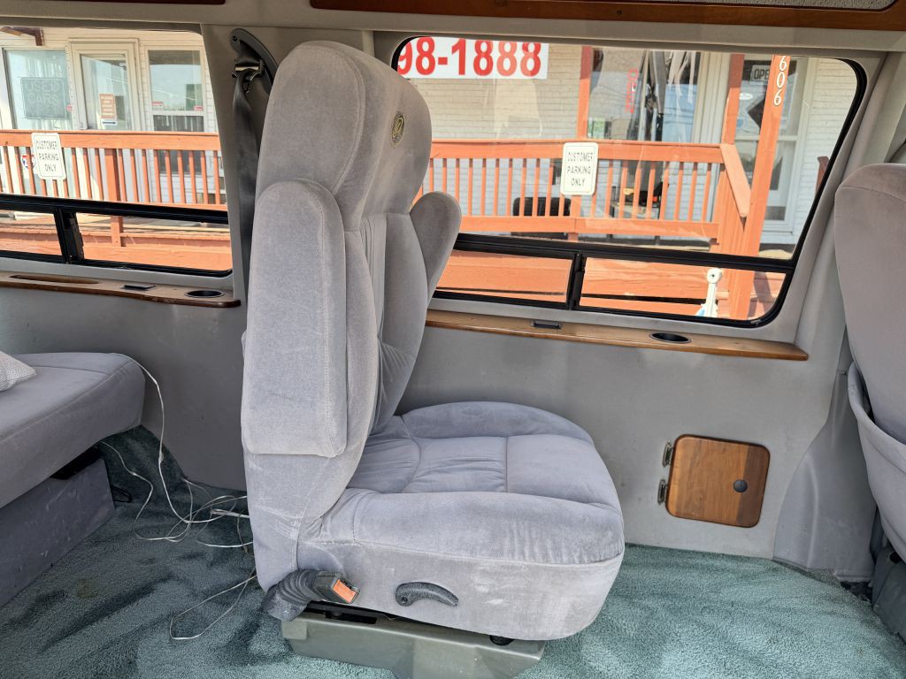1999 Ford Econoline Image 19